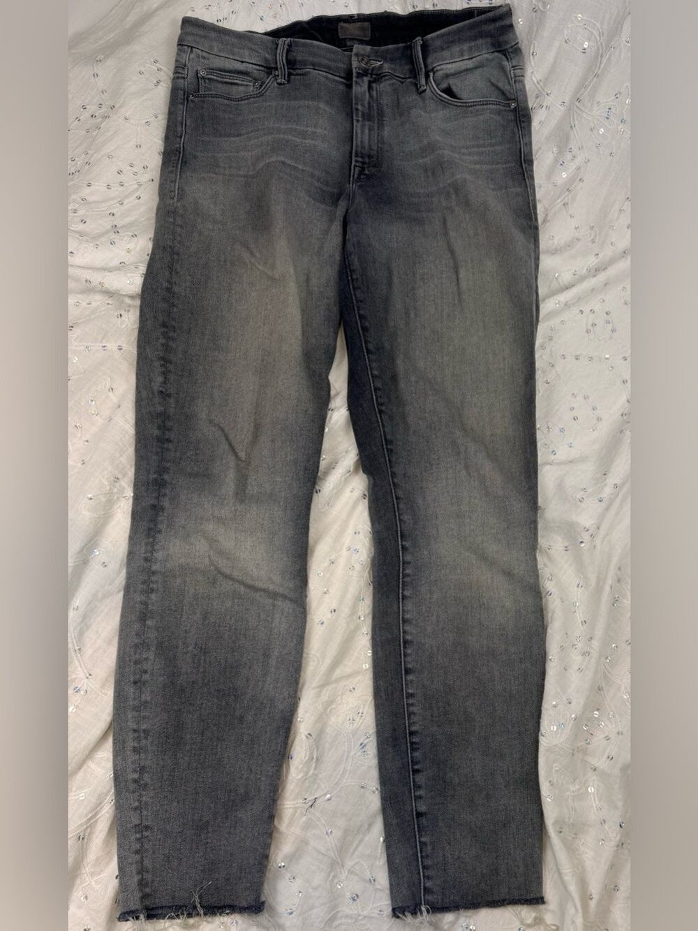 MOTHER High Waister “Looker Ankle Fray” in Huntress Washed Gray-Black Size 31